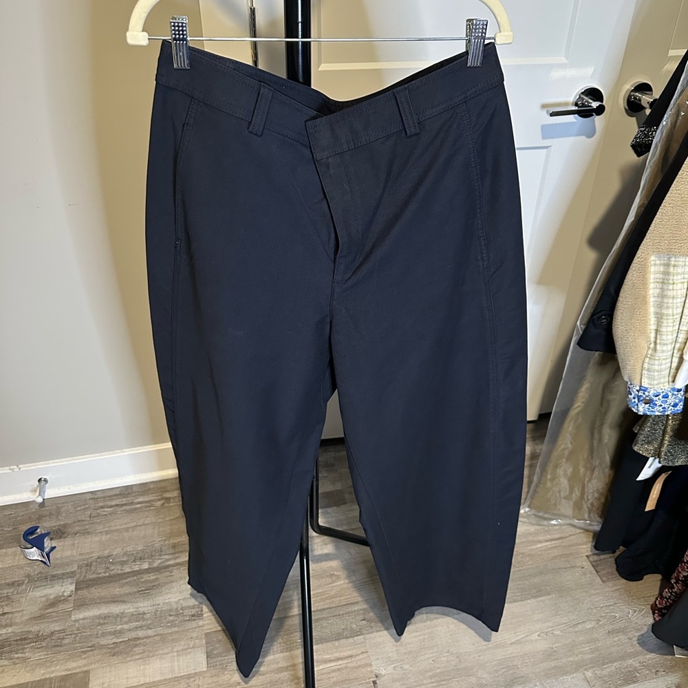 Uniqlo Barrel Wide Leg Pants in Navy - Picture 2 of 3